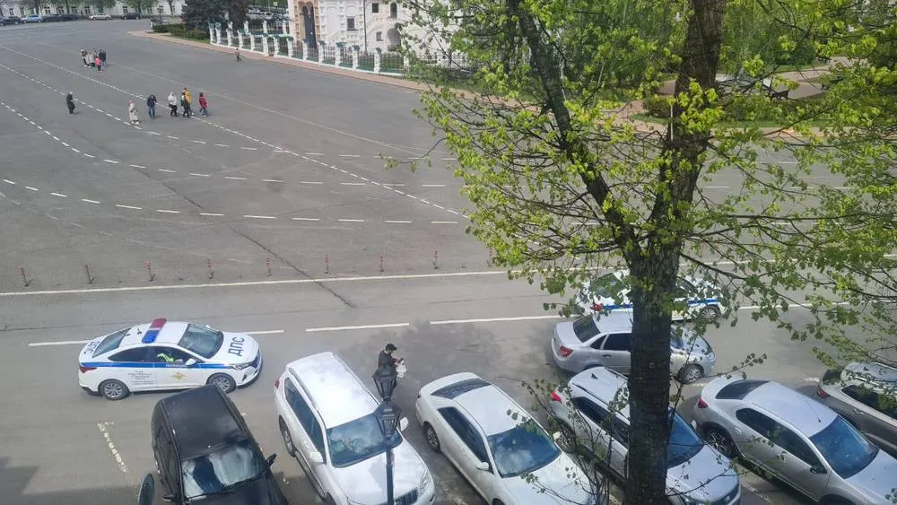 В центре Ярославля ГИБДД штрафует чиновников и депутатов: фото