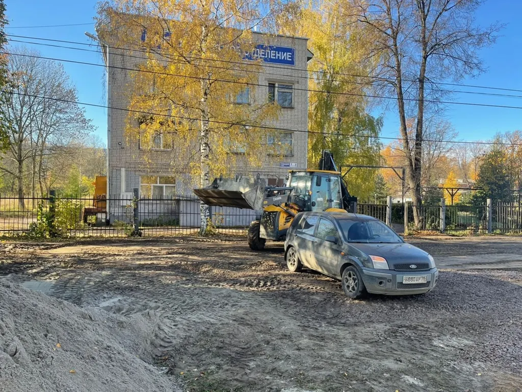 «Крепость» подвела: в Ярославле проверили ремонт около больницы Семашко