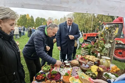 Председатель Яроблдумы поблагодарил участников «ЛюбимАгро2025»