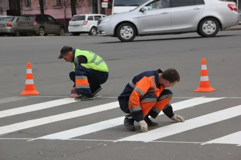 В Ярославле начали работы по нанесению дорожной разметки