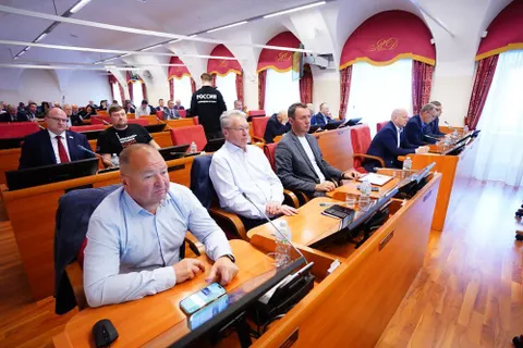 Депутаты фракций Ярославской облдумы задали вопросы губернатору
