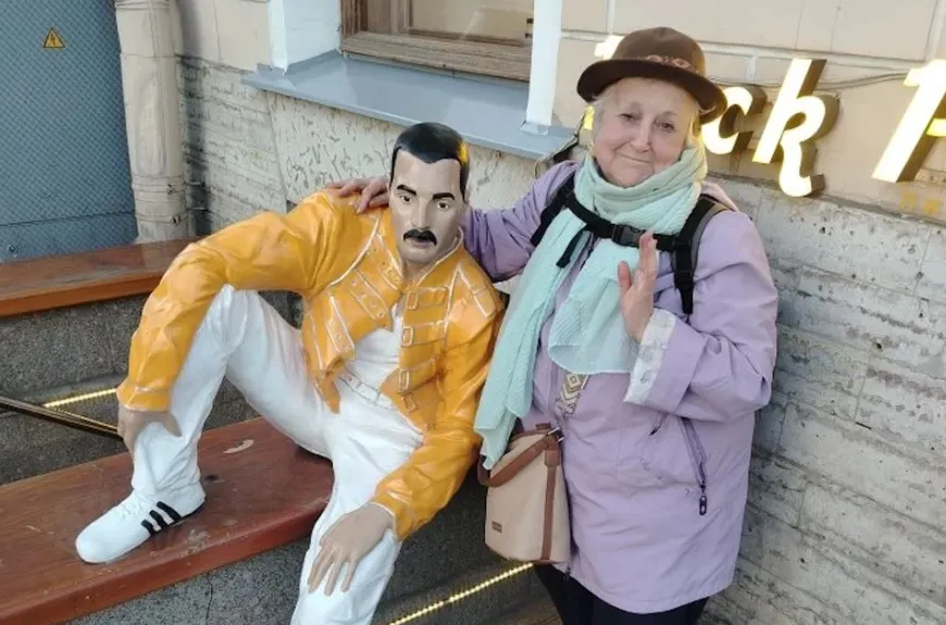 Танцующая бабушка из Питера хочет плясать с Димой Биланом