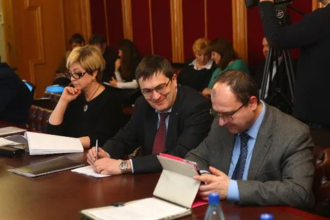 Сергей Ястребов дал старт работе по созданию НКО, которая объединит резидентов фармкластера и учреждения образования