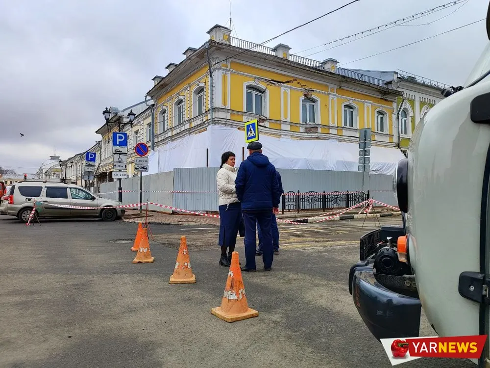 В Ярославле из-за угрозы обрушения здания перекрыли улицу