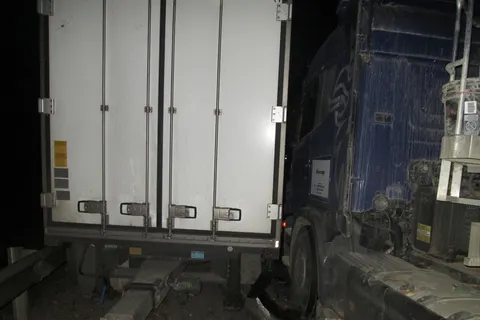 В Ярославской области не смогли разъехаться три фуры и грузовик