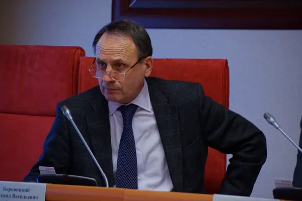 Михаил Боровицкий:«Власть должна начать работать первым номером в экономике»
