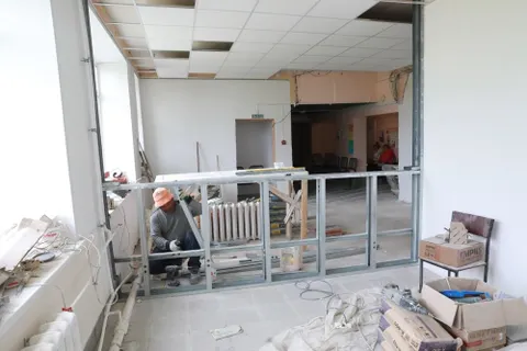 Ярославский губернатор оценил ход ремонта районной поликлиники