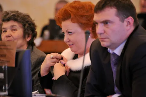 Депутаты муниципалитета Ярославля крупным планом. Фоторепортаж