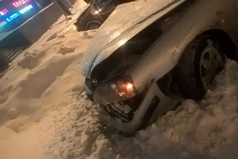 В ДТП у ТЦ «Тандем» в Ярославле пострадали люди