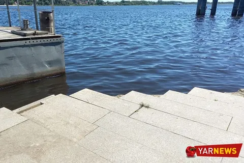 Лицо Ярославля: туристов, приплывающих на теплоходах, встречает помойка