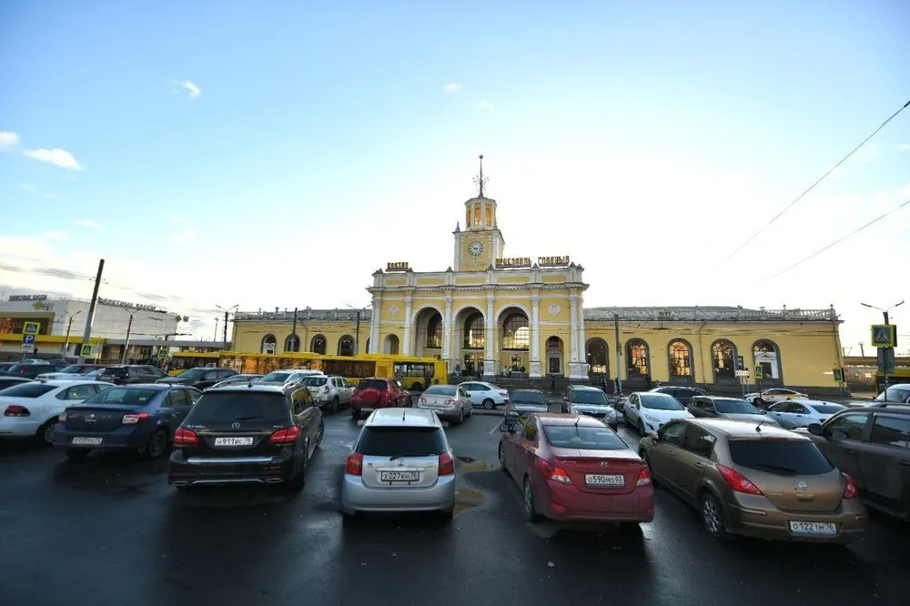 В мэрии назвали стоимость парковки на Ярославле-Главном