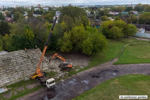 В Ярославле начали сносить стадион «Красный Перекоп»