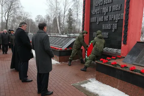 Сергей Ястребов принял участие в митинге, посвященном Дню защитника Отечества