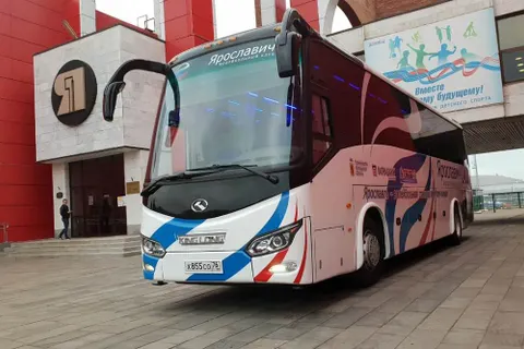 Волейбольному клубу «Ярославич» подарили новый автобус: видео