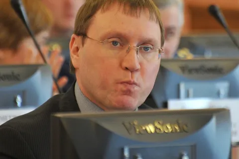 На внеочередном заседании муниципалитета Ярославля внесли поправки в бюджет. Фоторепортаж