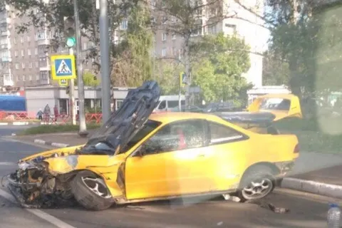 Видео из салона разбившегося в Ярославле желтого спорткара