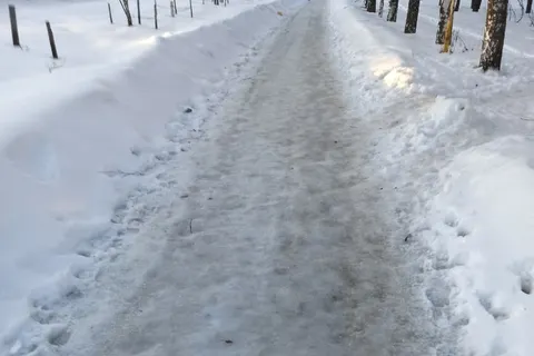Ярославль одновременно превратился в каток и бассейн 