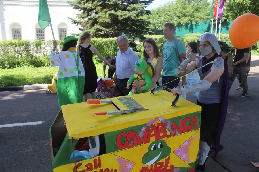 В Ярославле прошел парад колясок