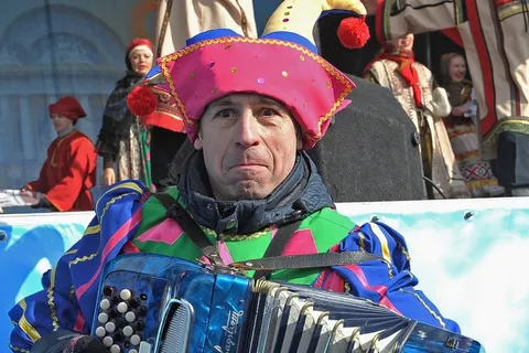В Ярославле начали праздновать широкую Масленицу. Фоторепортаж