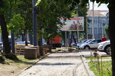 Как в Москве: в Ярославле продолжают менять хорошую плитку