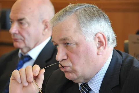 На внеочередном заседании муниципалитета Ярославля внесли поправки в бюджет. Фоторепортаж