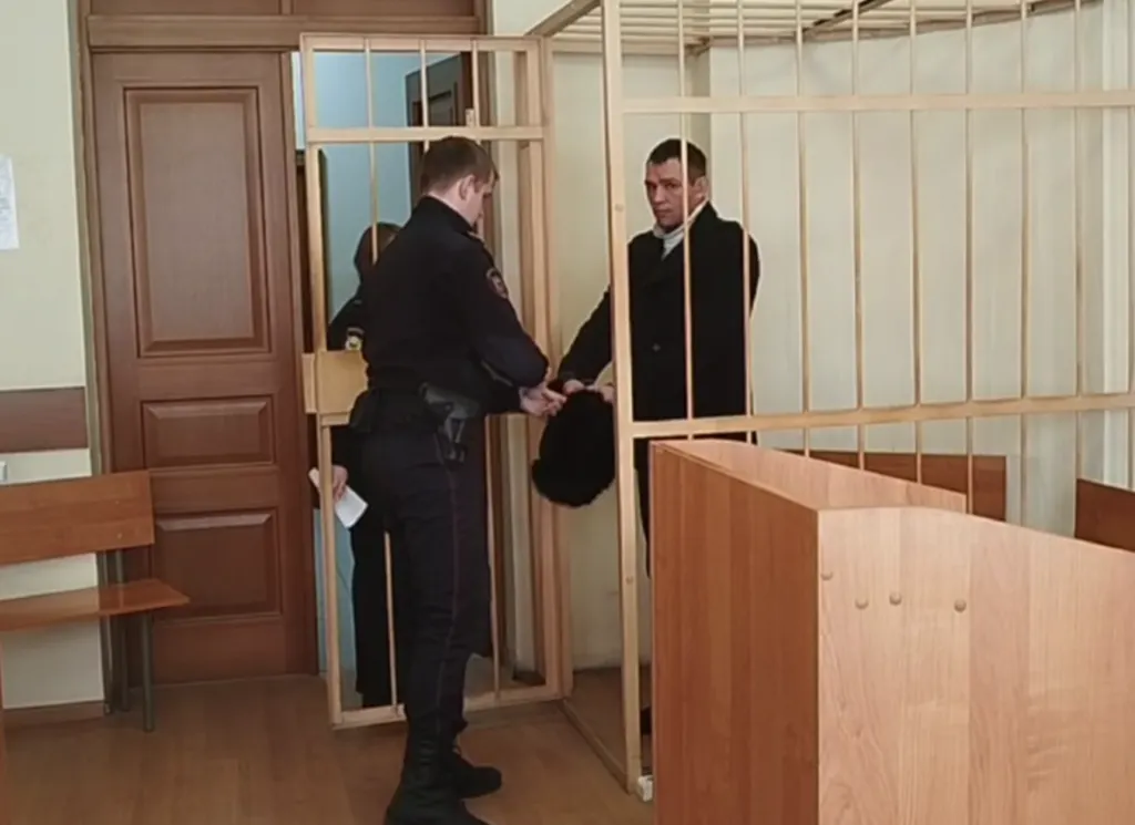 Суд арестовал хулигана, стрелявшего в прохожего в центре Ярославля