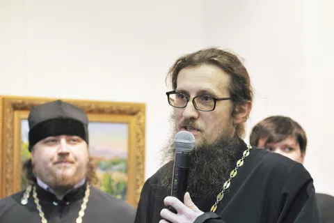 Желающие посетить выставку художника и священника Василия Шиханова не поместились в зал. Фоторепортаж