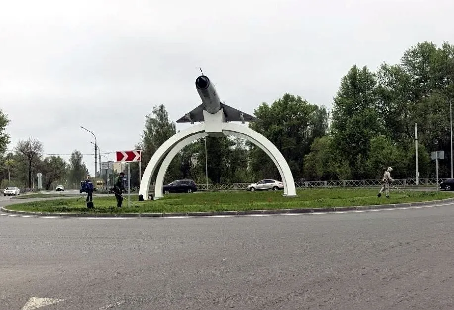 В Рыбинске просят подсветить самолёт