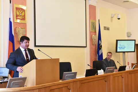 Владимир Слепцов отчитался перед депутатами муниципалитета Ярославля за прошлый год