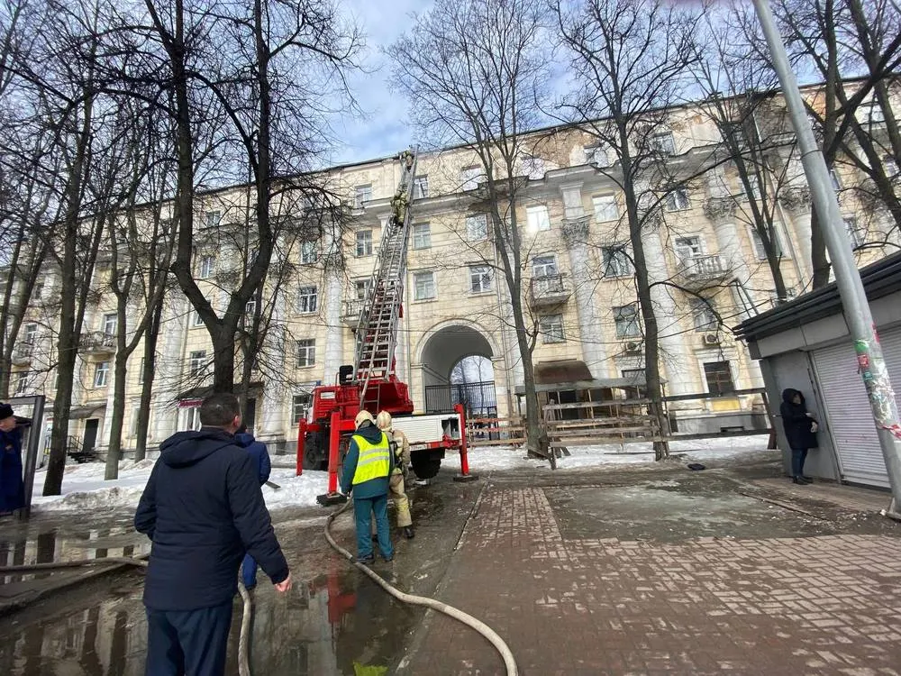В МЧС назвали окончательную причину пожара в ярославской сталинке