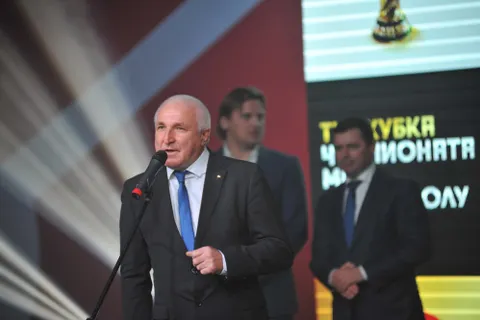 В Ярославль приехал кубок Чемпионата мира по футболу FIFA: фото