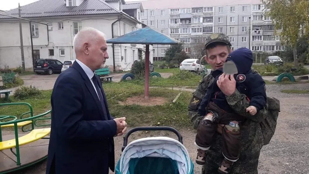 «Все нормально»: многодетный папа-военный из Ростова служит без малыша