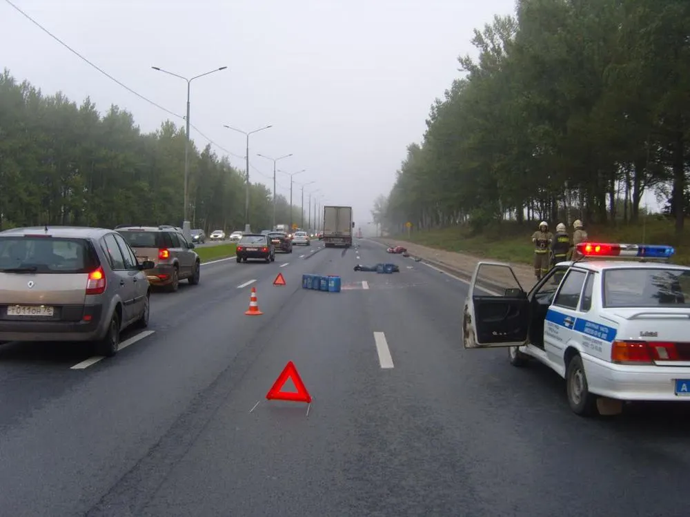 На въезде в Ярославль насмерть разбился мотоциклист
