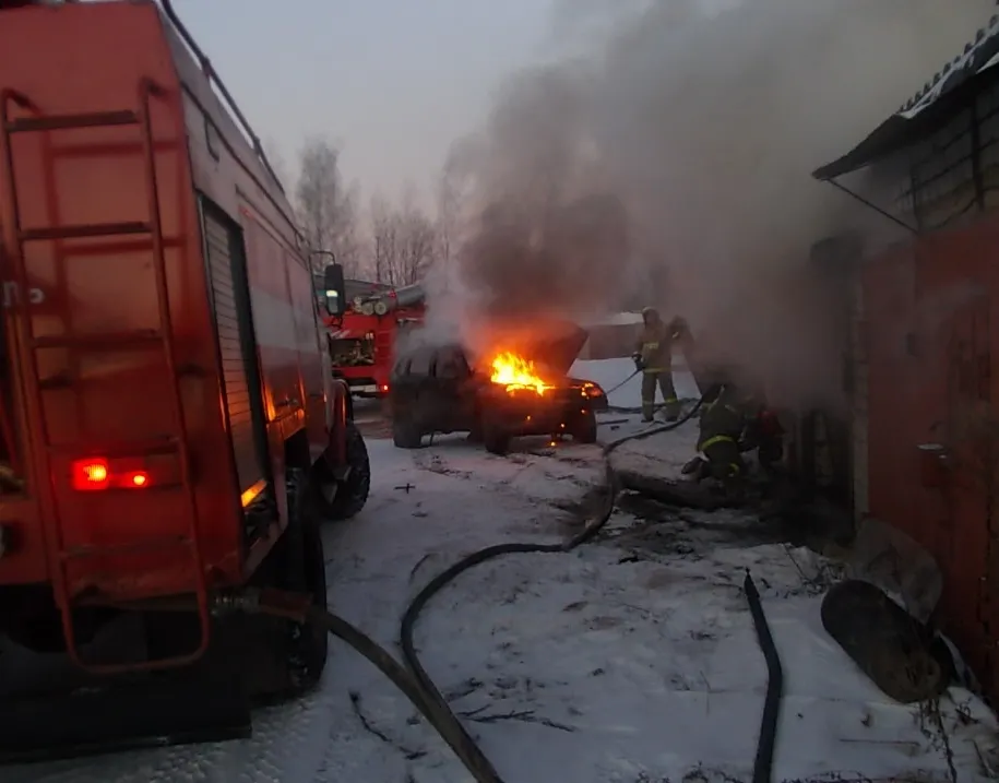 В Рыбинске Ярославской области сгорел автомобиль