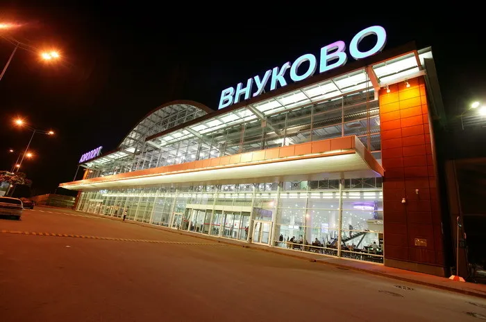  Ярославль принял два незапланированных авиарейса, следовавших во Внуково  