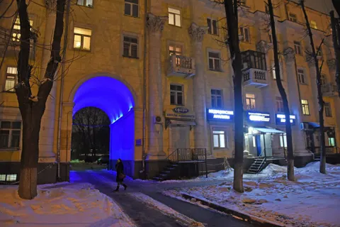 Во дворах Ярославля подсветят более пятидесяти арок многоквартирных домов