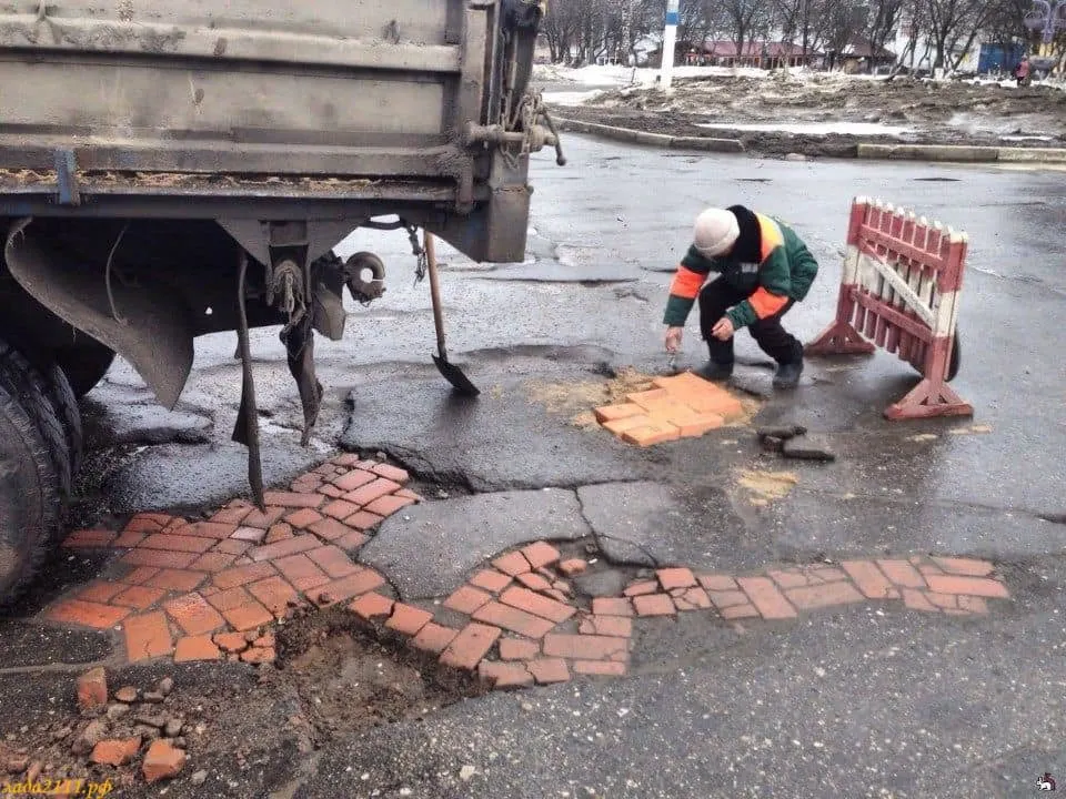 Общественники решили сами ремонтировать дороги в Ярославле