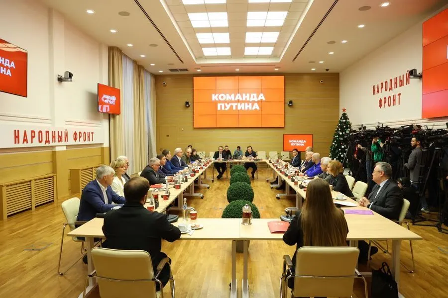 Народный фронт привлечет к работе штаба Путина сотни тысяч активистов