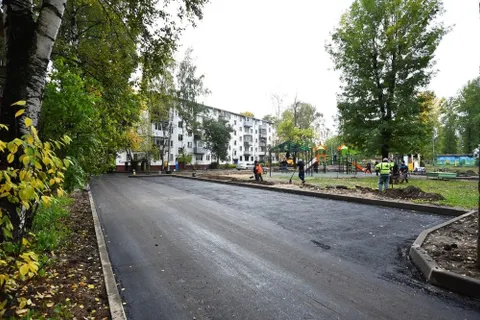 В Дзержинском районе Ярославля завершается благоустройство дворов