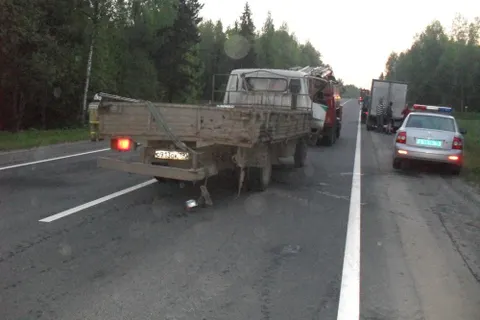 В Ярославской области на трассе М-8 столкнулись четыре автомобиля
