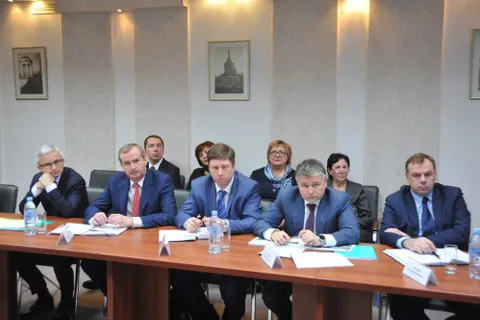 «А вас, Анатолий Геннадьевич, попрошу сделать акцент на проблемах!»