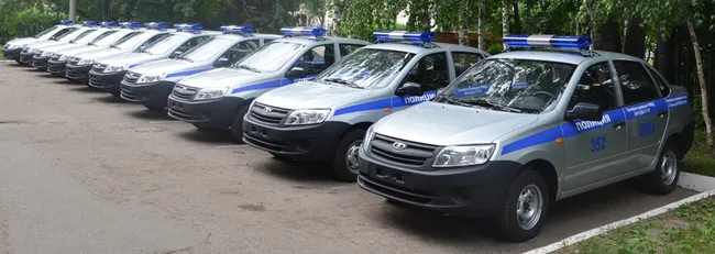 На строевом смотре ярославским полицейским вручат новые служебные автомобили
