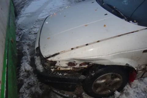 Утреннее ДТП в Ярославле: в Полушкиной роще столкнулись два автомобиля