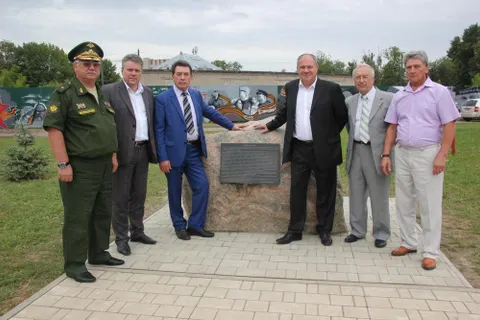 В Ярославль съехались выпускники  военного финансово-экономического училища