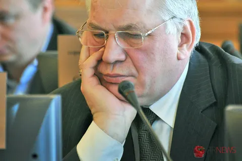 Шестнадцать грустных мгновений из жизни депутатов муниципалитета Ярославля. С фото