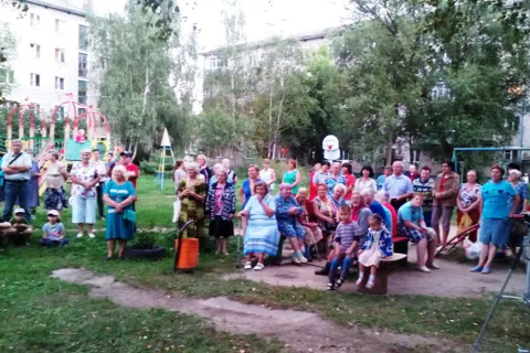 Александр Воробьёв и Эльхан Мардалиев встретились с жителями Резинотехники