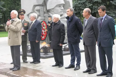 В Ярославле открылась осенняя вахта памяти у Вечного огня