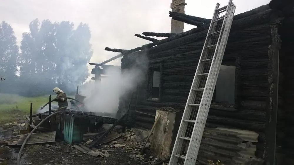 В поселке Каменники Рыбинского района сгорел жилой дом