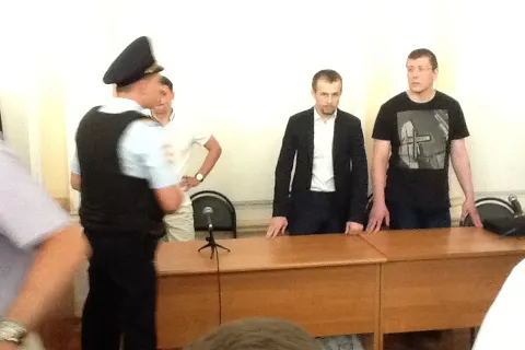 В суде стало плохо матери Евгения Урлашова