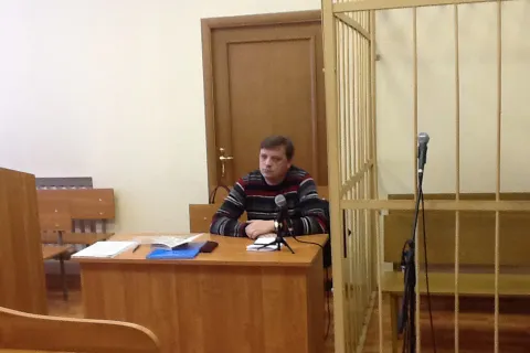 Судья отказал следователям в ходатайстве о наложении на Ивана Менько домашнего ареста